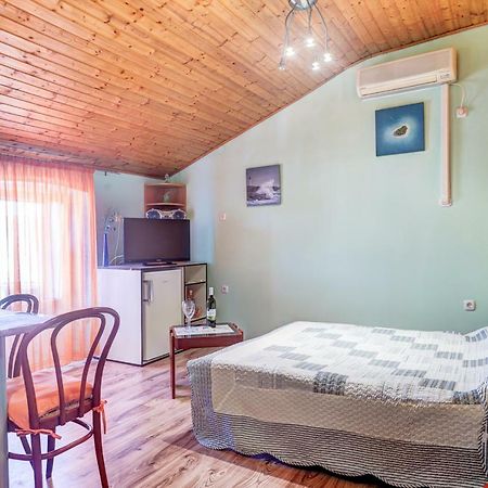 Apartment In Center Pula Exterior foto