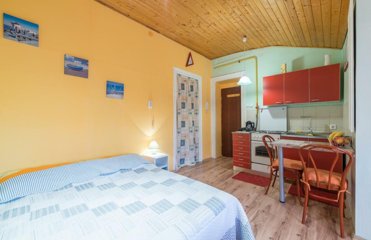 Apartment In Center Pula Exterior foto